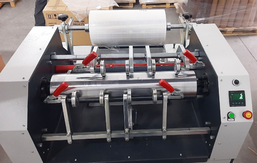 Semi-Automatic Slicing Stretch Wrapping Machine
